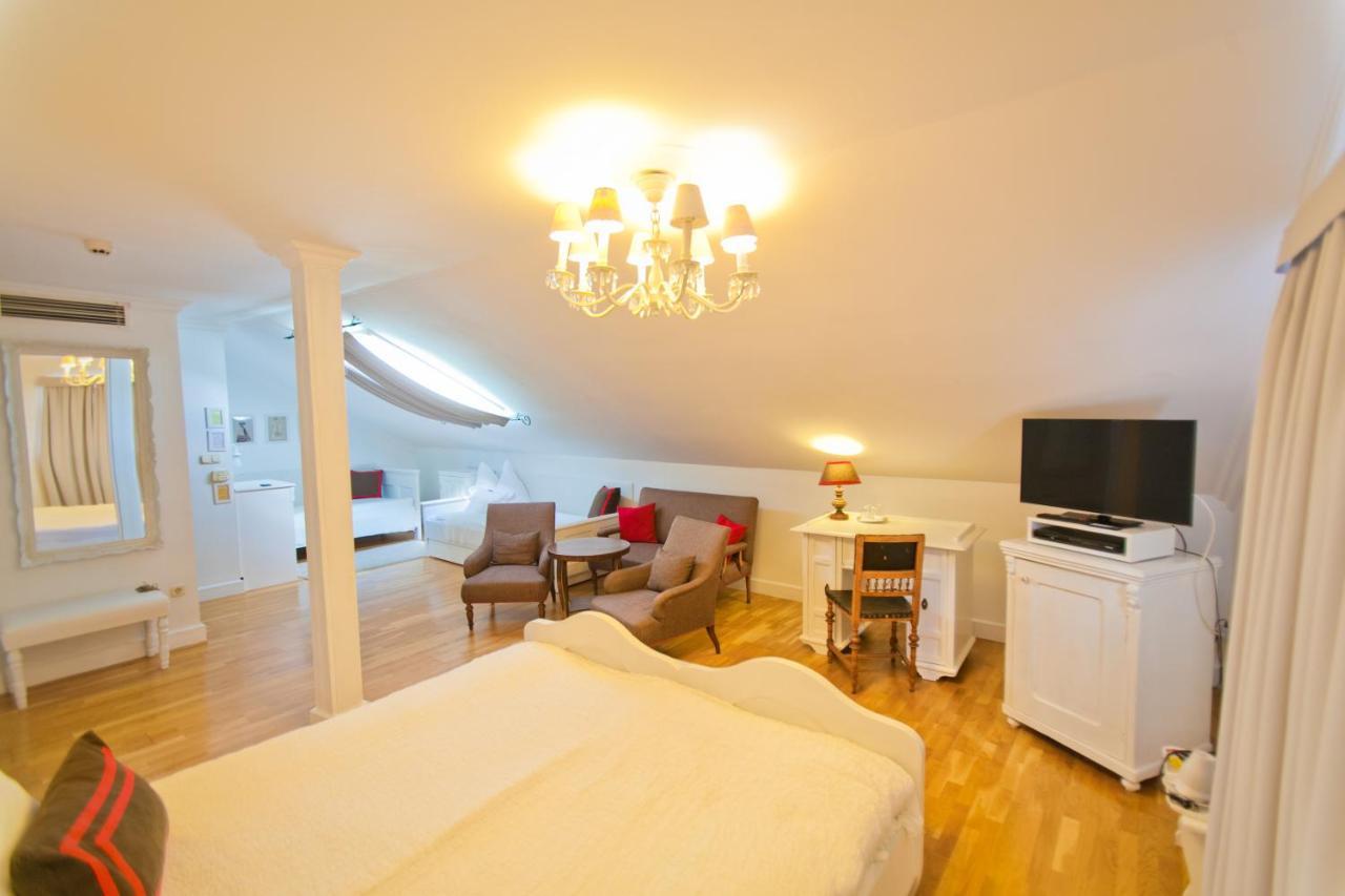 Székesfehérvár Boutique Hotel Szarcsa מראה חיצוני תמונה