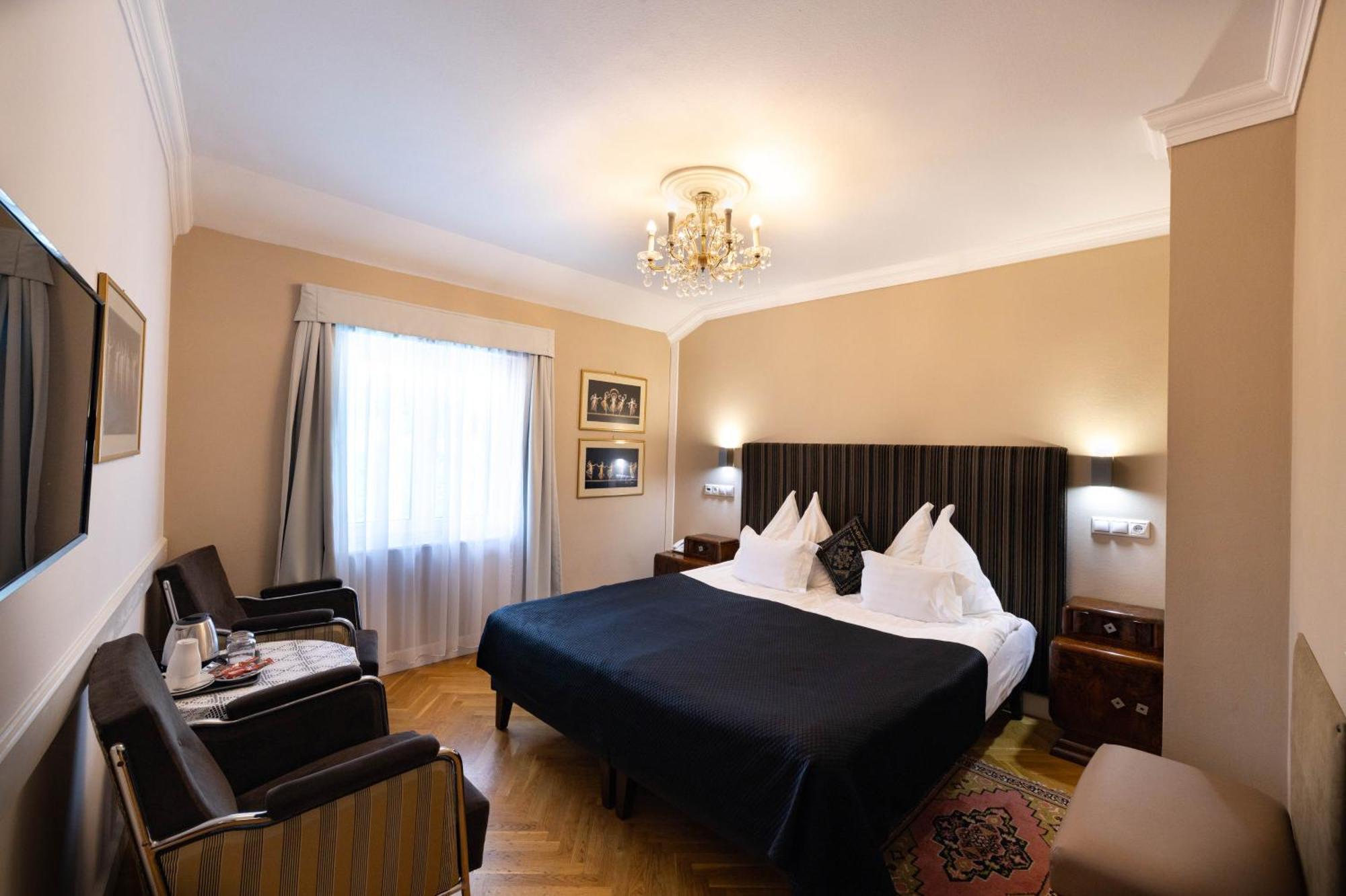 Székesfehérvár Boutique Hotel Szarcsa חדר תמונה