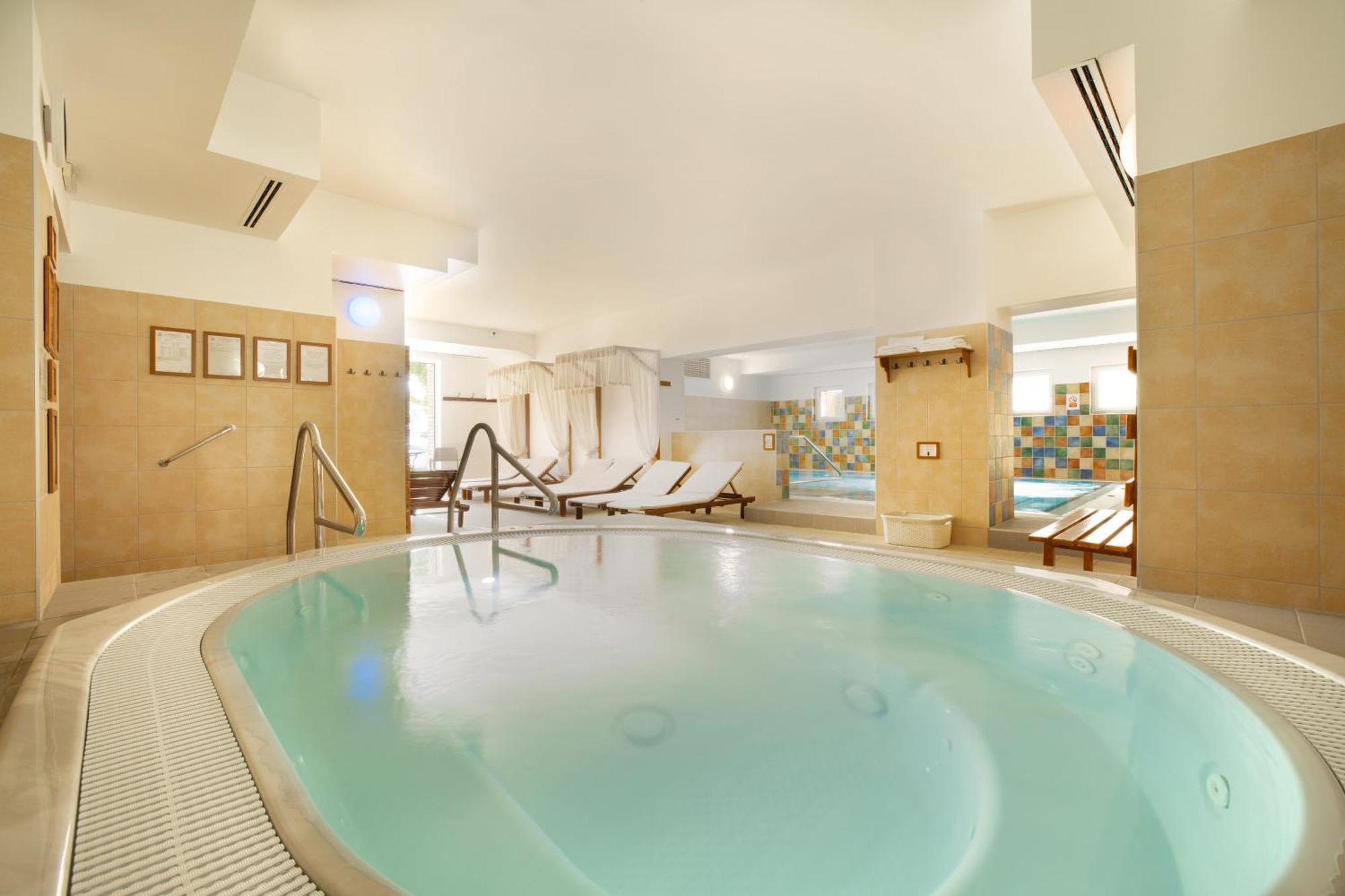 Székesfehérvár Boutique Hotel Szarcsa מראה חיצוני תמונה