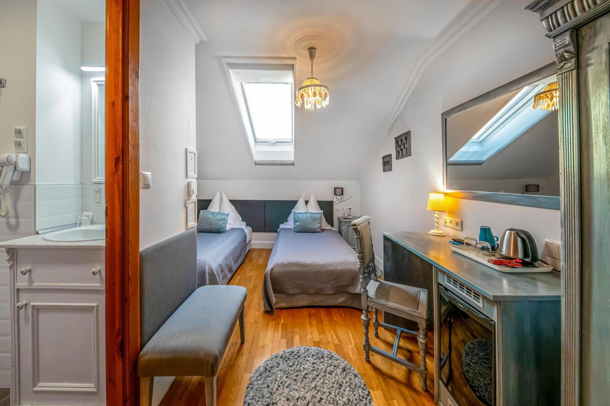 Székesfehérvár Boutique Hotel Szarcsa חדר תמונה