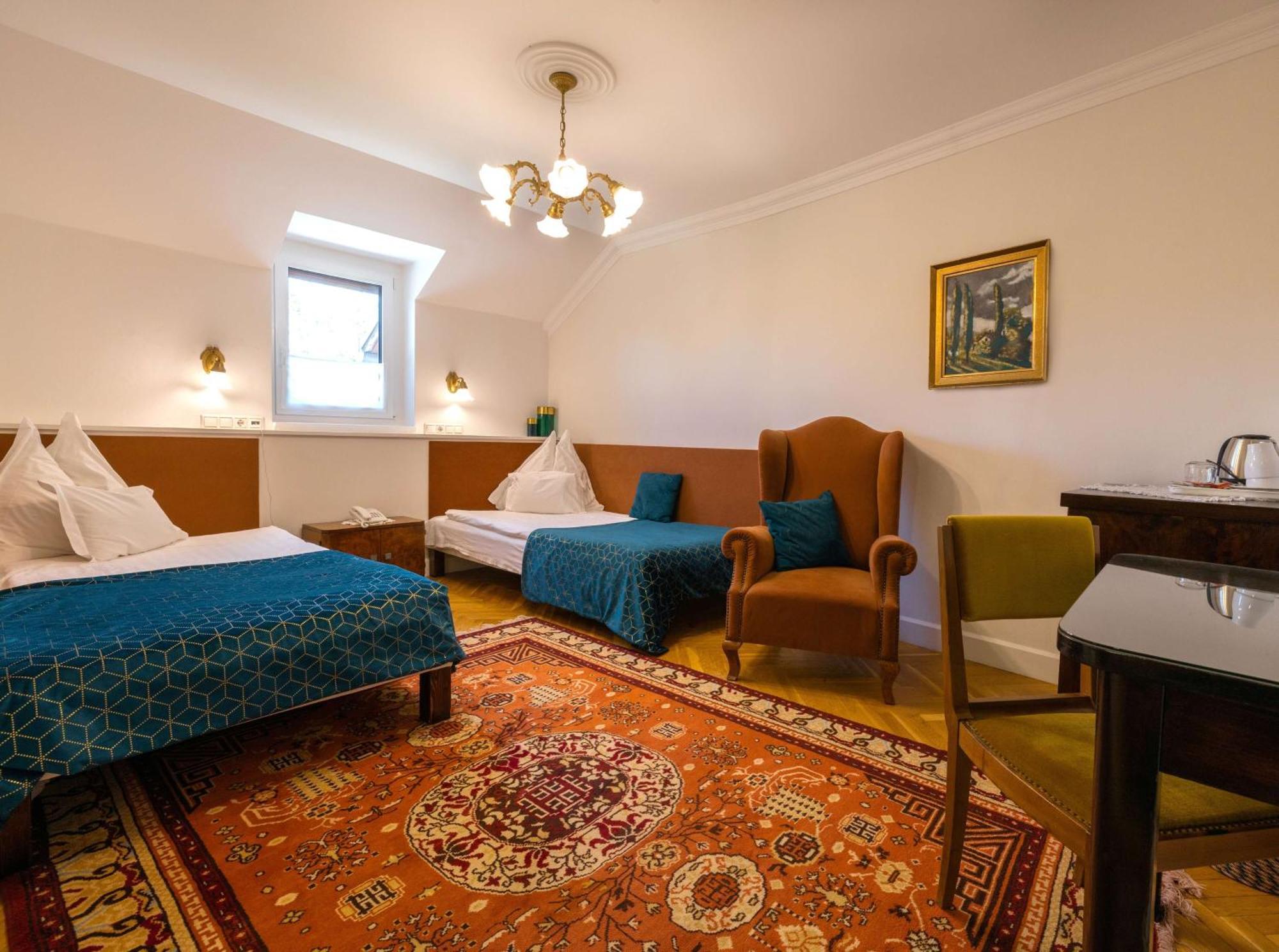 Székesfehérvár Boutique Hotel Szarcsa חדר תמונה