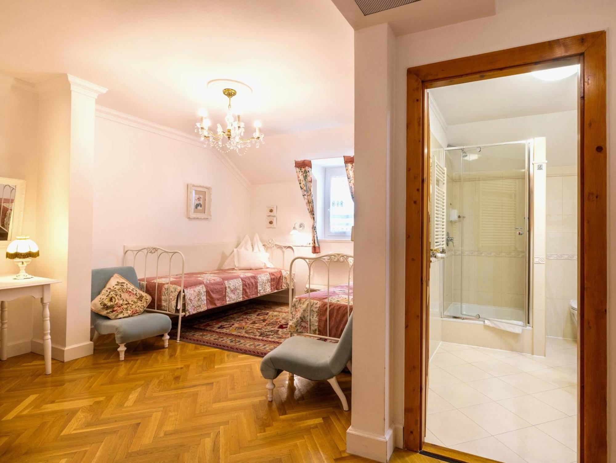 Székesfehérvár Boutique Hotel Szarcsa מראה חיצוני תמונה