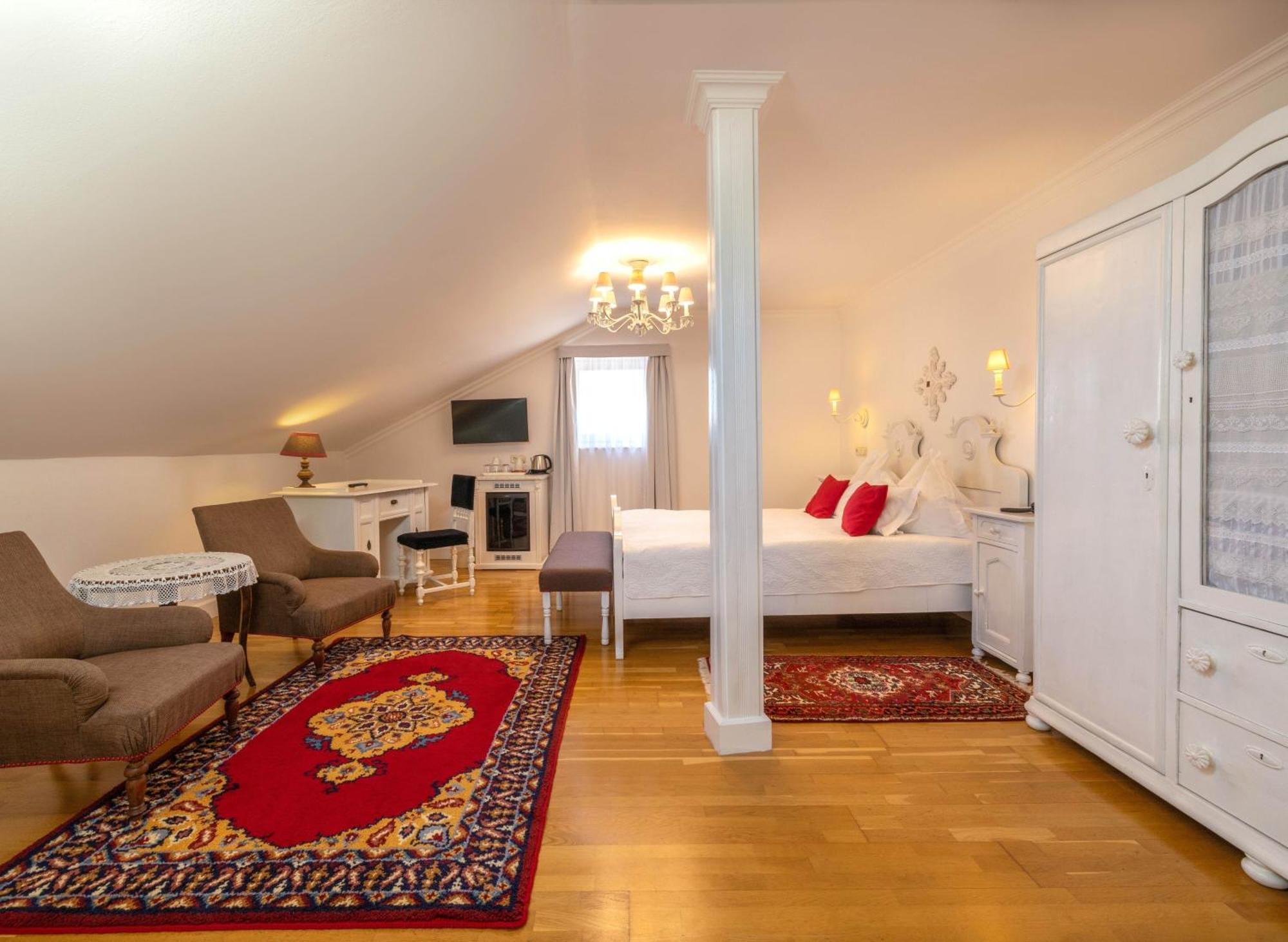 Székesfehérvár Boutique Hotel Szarcsa מראה חיצוני תמונה