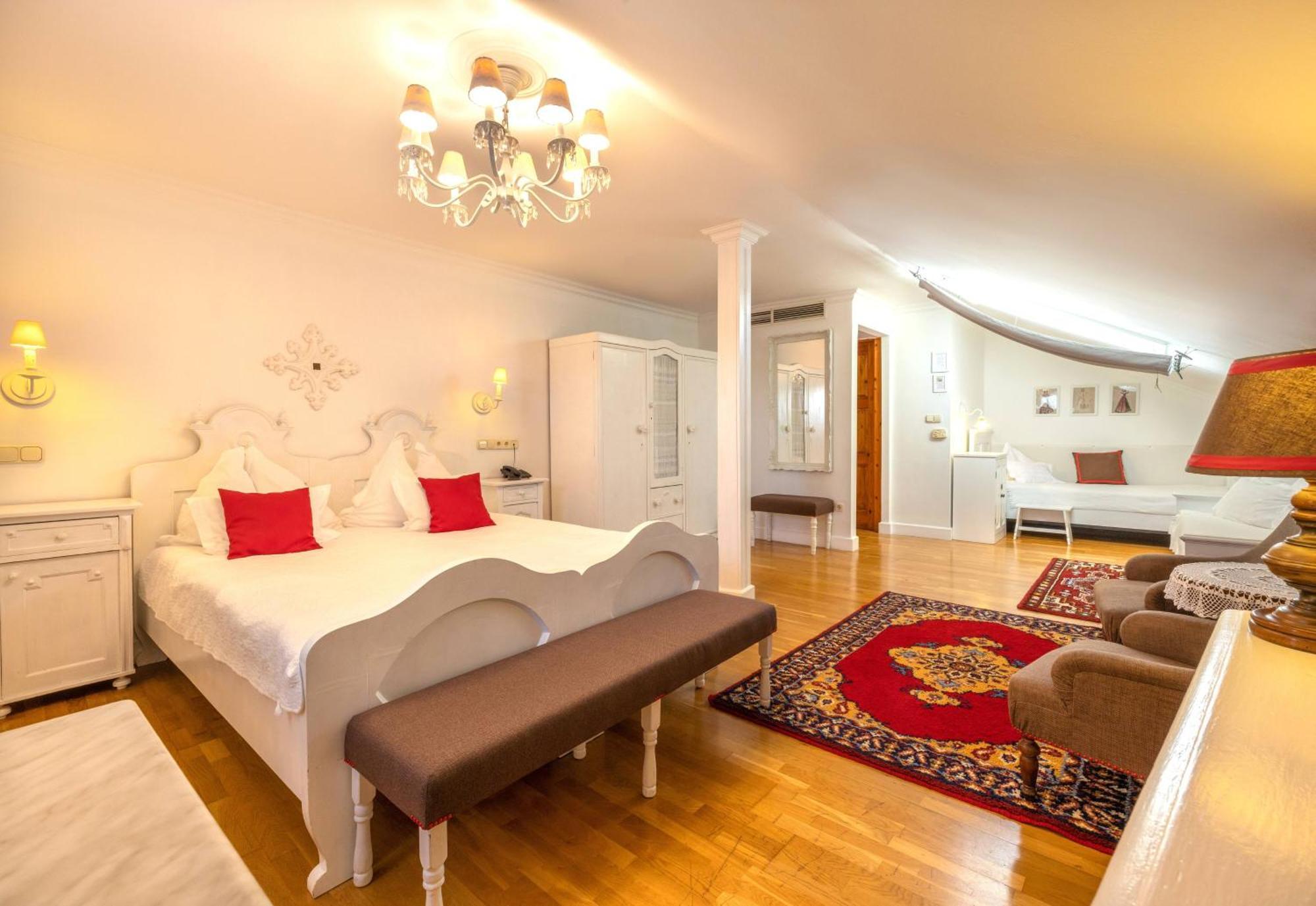 Székesfehérvár Boutique Hotel Szarcsa מראה חיצוני תמונה