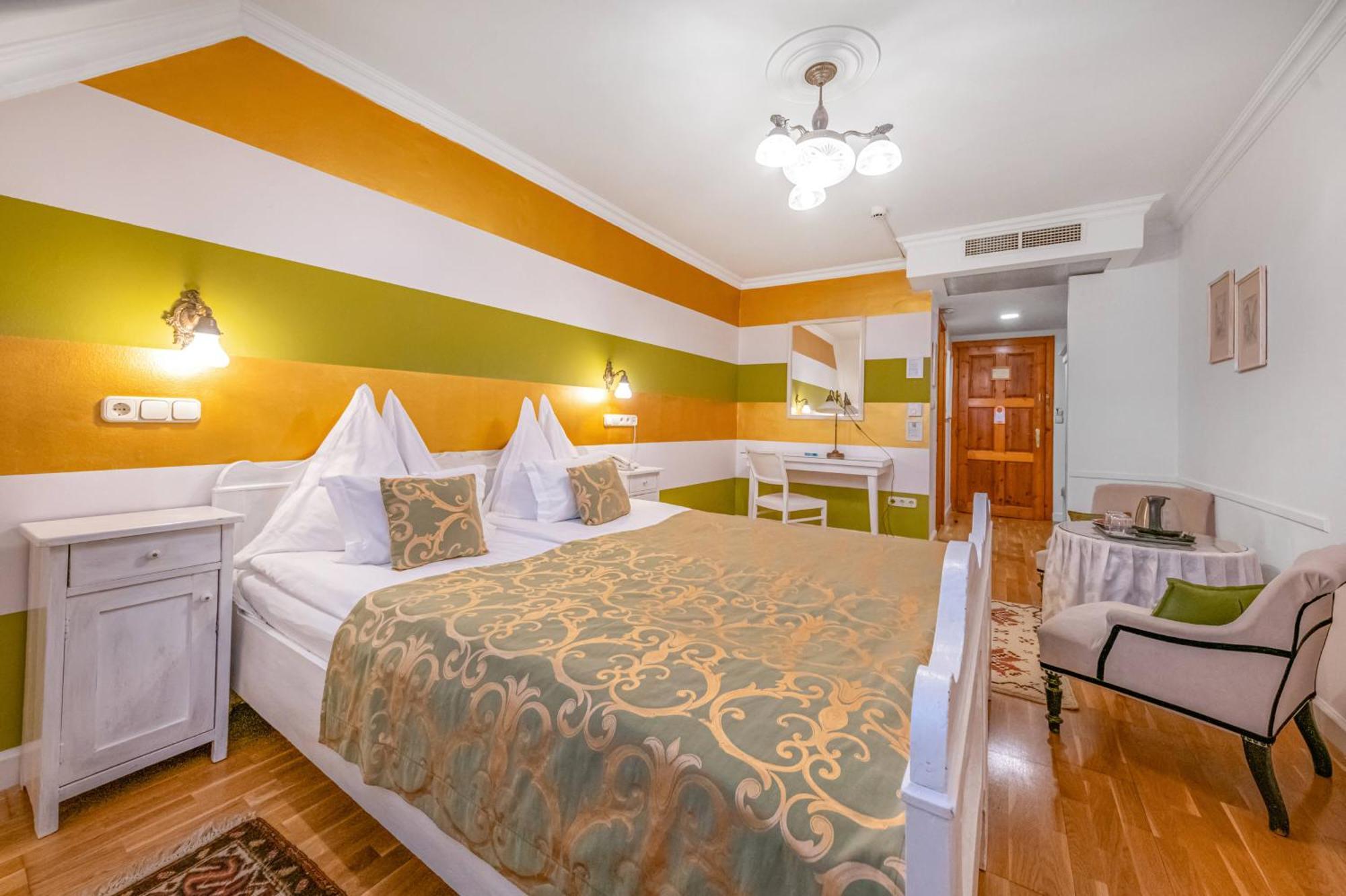 Székesfehérvár Boutique Hotel Szarcsa מראה חיצוני תמונה