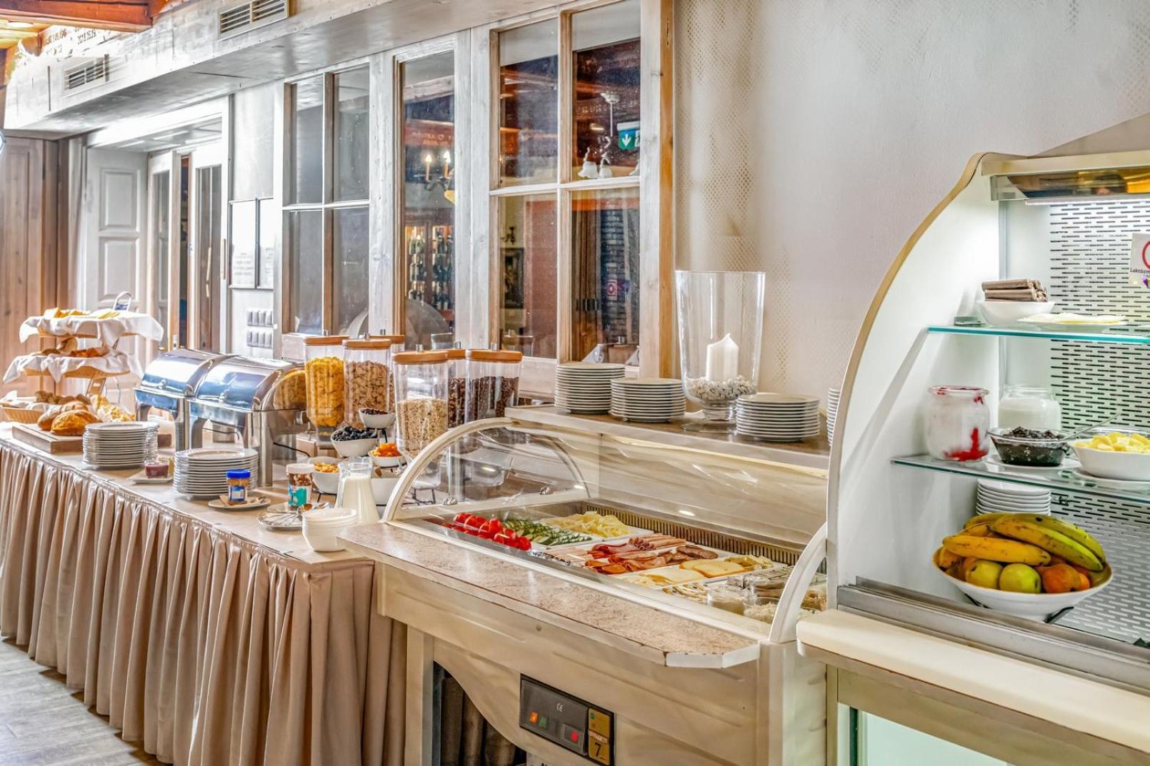 Székesfehérvár Boutique Hotel Szarcsa מראה חיצוני תמונה
